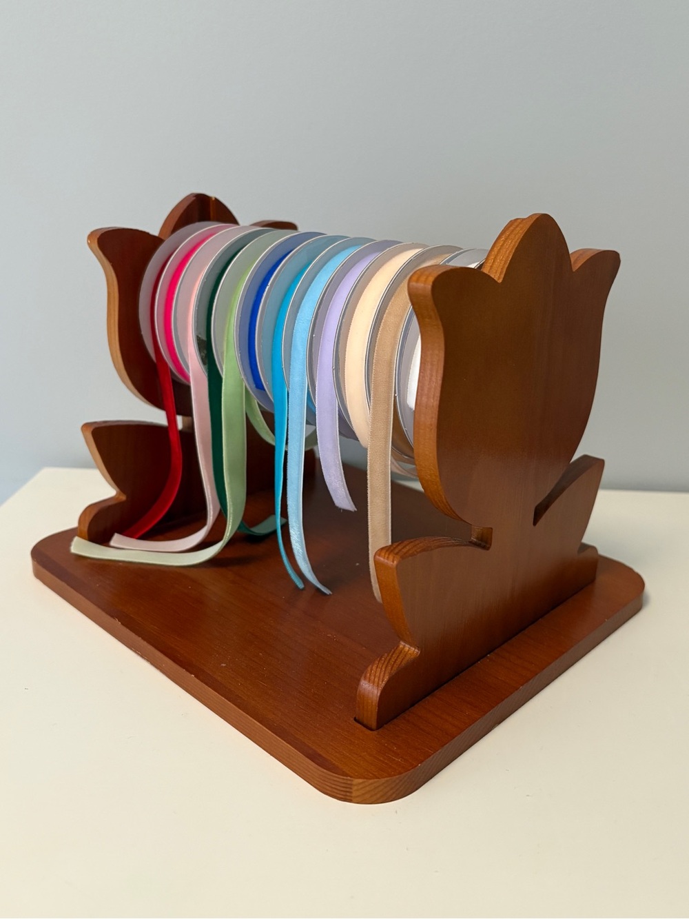 Wood Tulip Ribbon Holder